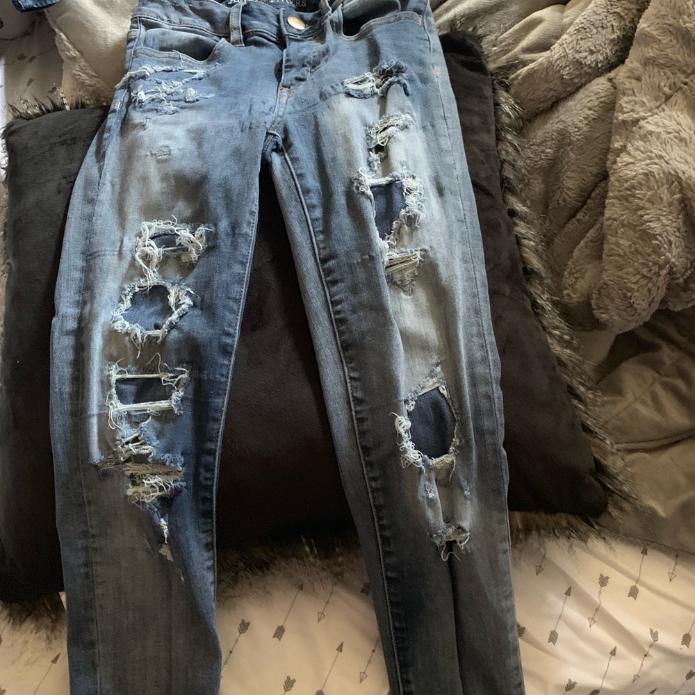 American eagle skinny distressed jeans